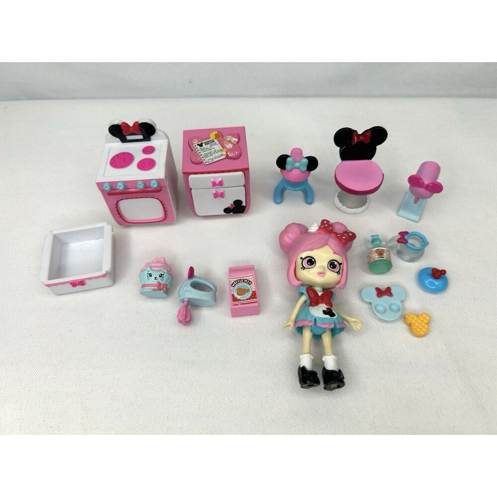 Shopkins Happy Places Dottie Cakes Disney Minnie Mouse Cupcake Kitchen